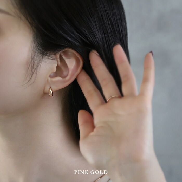 ピンクゴールドのドロップピアス