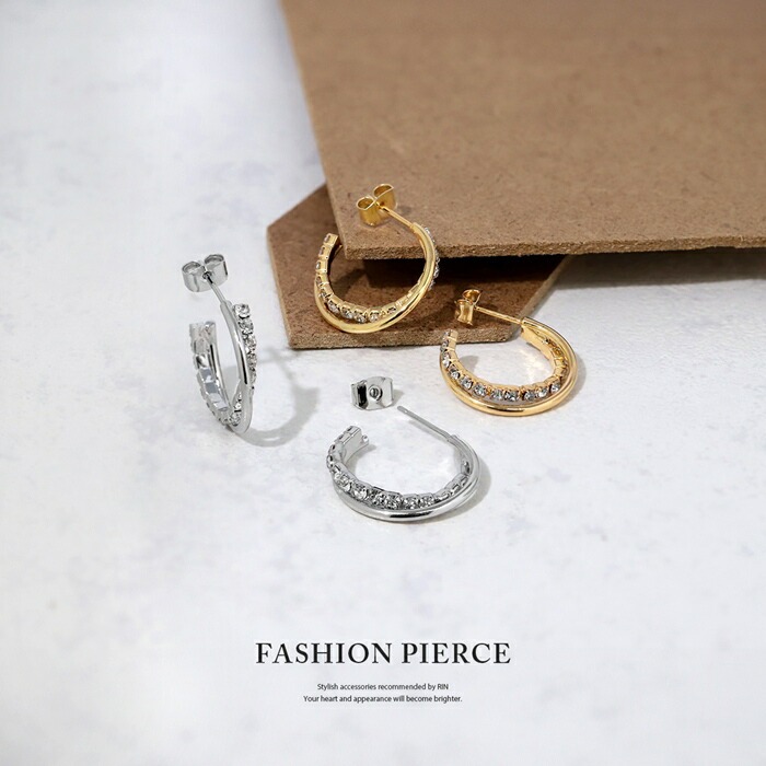 おしゃれなフープピアス